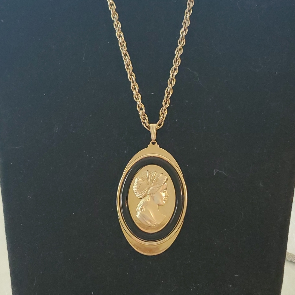 Avon Cameo